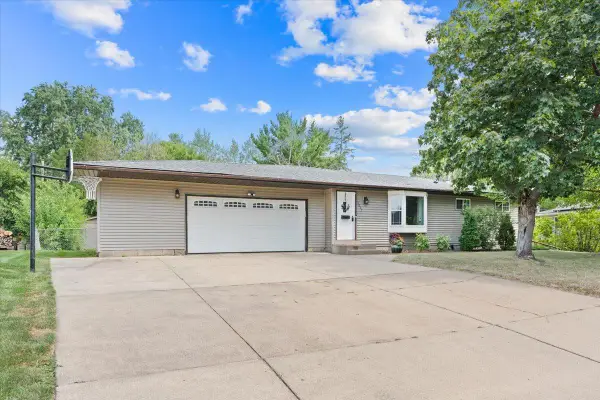 3877 71st Street E, Inver Grove Heights, MN 55076
