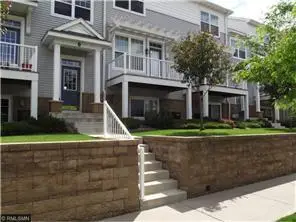 1662 Village Trail E #3, Maplewood, MN 55109