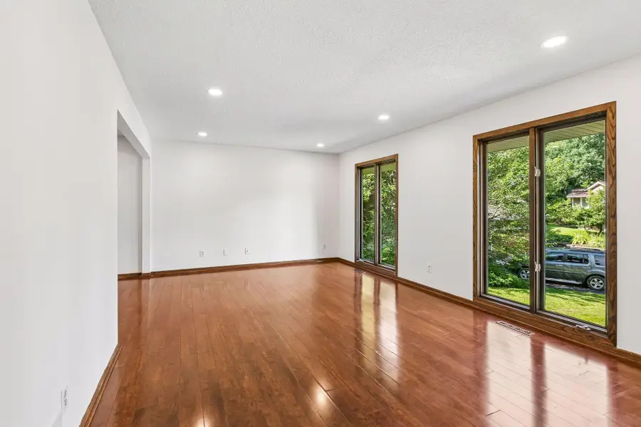 761 Torchwood Court, New Brighton, MN 55112 - #3