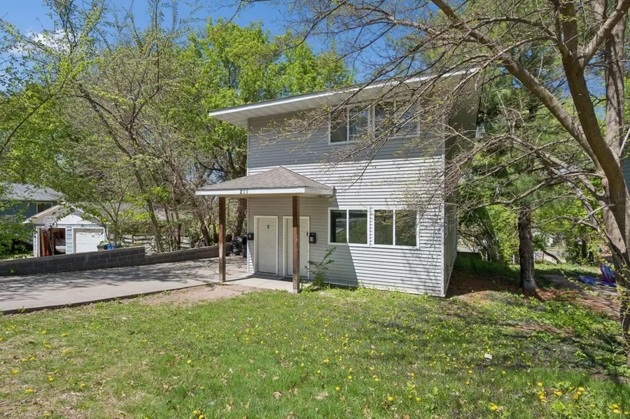 211 Belvidere Street E, Saint Paul, MN 55107 - #3