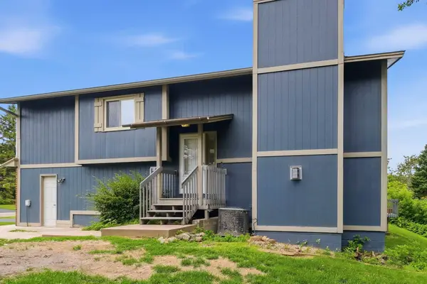 4250 Thornhill Lane, Vadnais Heights, MN 55127