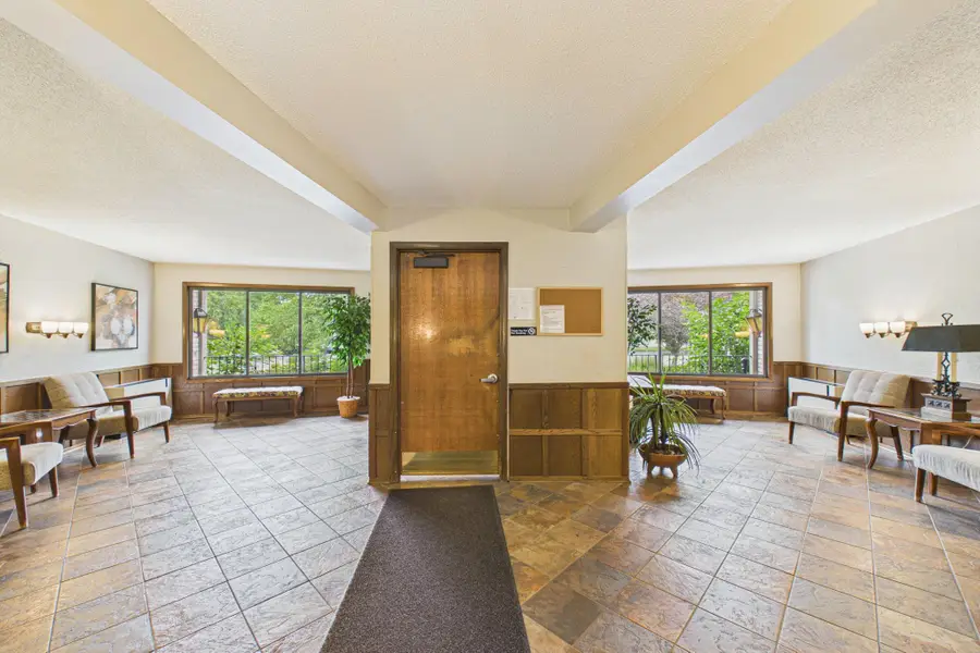 2200 Nevada Avenue S #321, Saint Louis Park, MN 55426 - #2