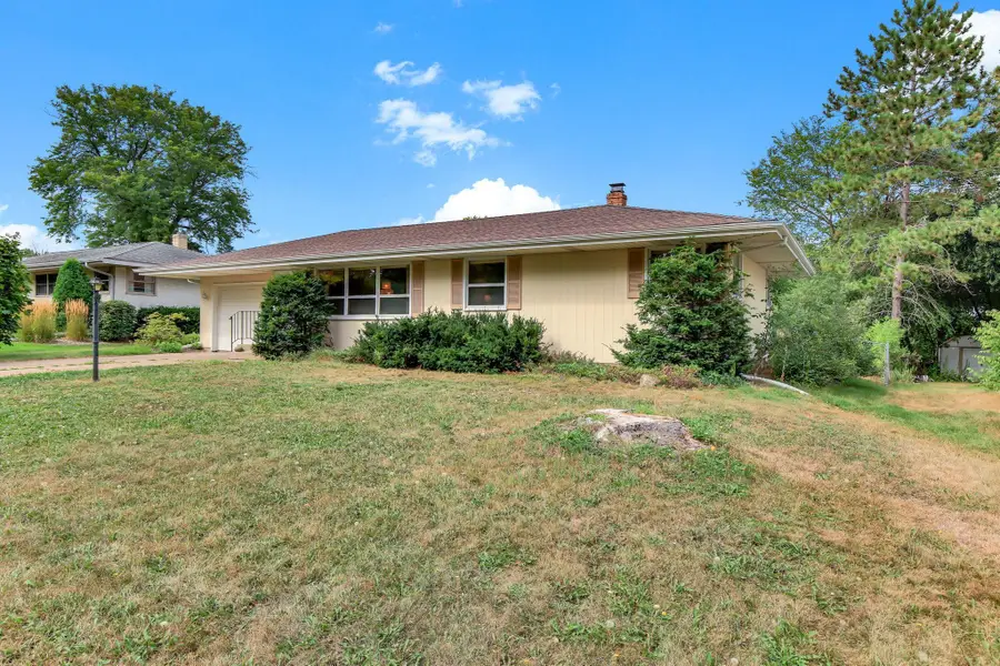 2801 Galtier Street, Roseville, MN 55113 - #2