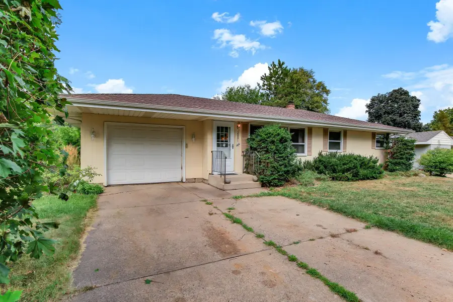 2801 Galtier Street, Roseville, MN 55113 - #3