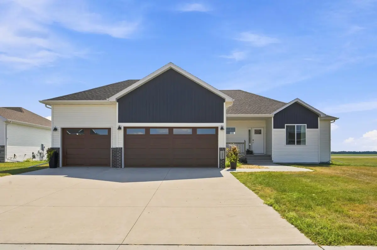 1504 75th Avenue S, Fargo, ND 58104 - #1