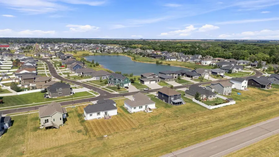1504 75th Avenue S, Fargo, ND 58104 - #3
