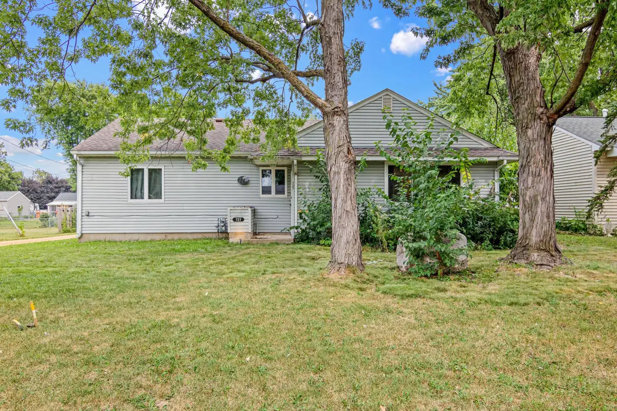 727 Shumway Street S, Shakopee, MN 55379 - #1