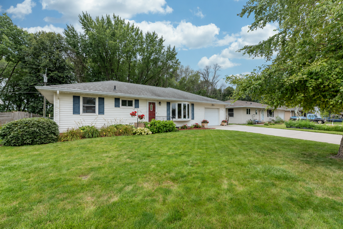 2613 E Main Street, Mankato, MN 56001 - #1