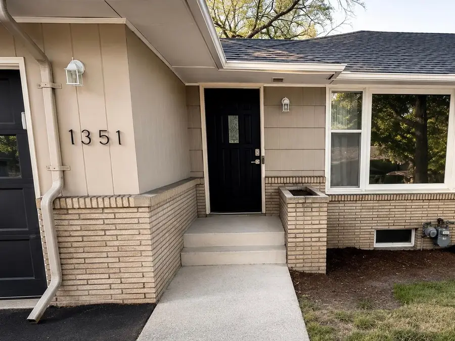 1351 Hillcrest Drive Ne, Fridley, MN 55432 - #3
