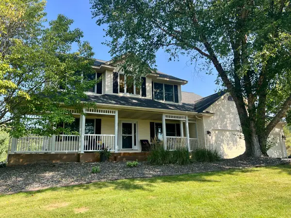 834 Prairie Meadows Drive, Hudson, WI 54016