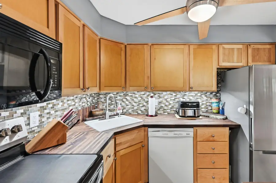 999 41st Avenue Ne #210, Columbia Heights, MN 55421 - #3