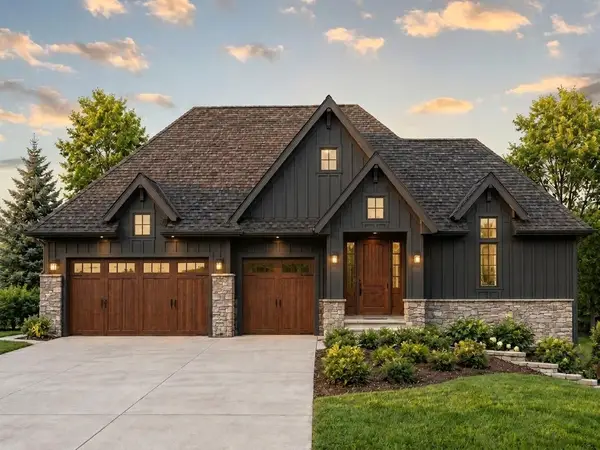 2213 Oakland Road, Minnetonka, MN 55305