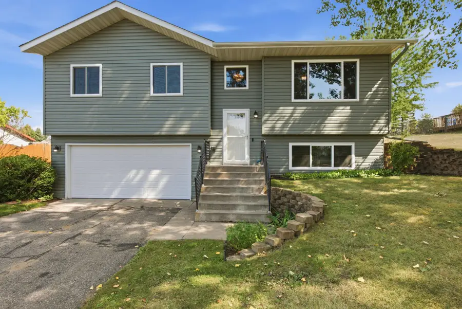 606 4th Ave Ne, Saint Joseph, MN 56374 - #2