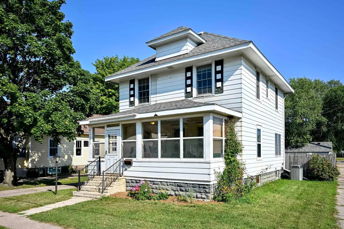 1152 W 5th Street, Winona, MN 55987 - #1