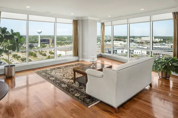 3209 Galleria #1302, Edina, MN 55435