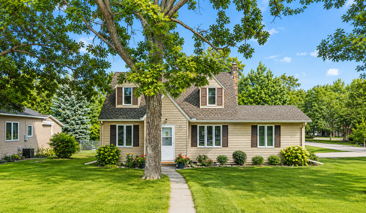 217 2nd Avenue Ne, New London, MN 56273 - #1
