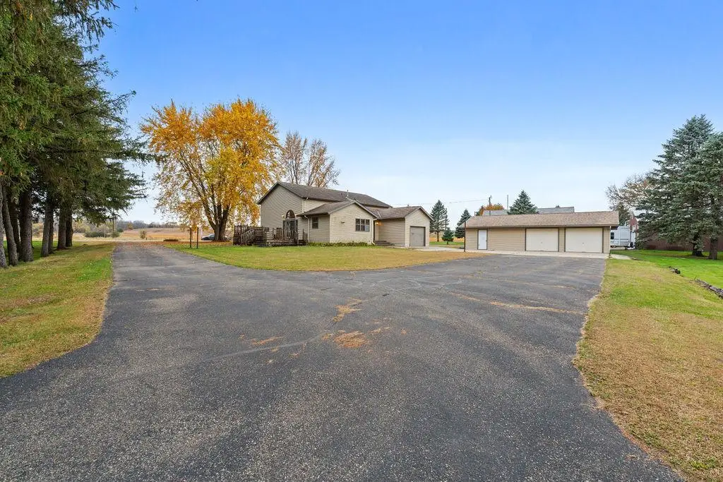 425 W Franklin Street, Morristown, MN 55052 - #1