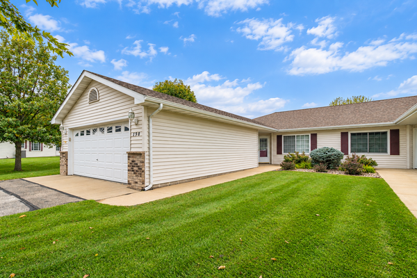 198 Cedar Cove Lane, Owatonna, MN 55060