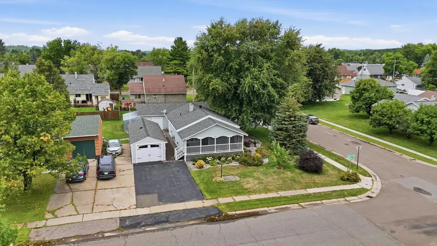337 Leeds Rd, Hoyt Lakes, MN 55750 - #2
