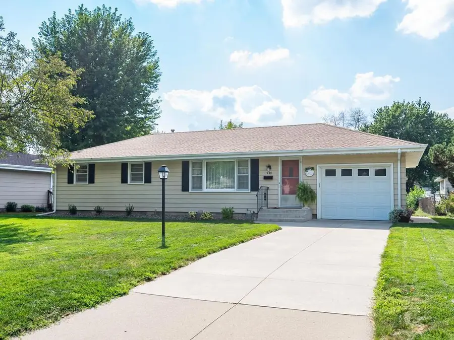 948 Main Street S, Shakopee, MN 55379 - #2