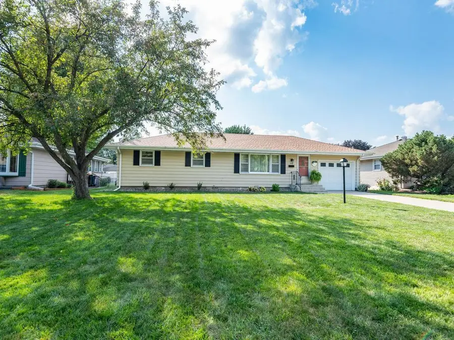 948 Main Street S, Shakopee, MN 55379 - #3