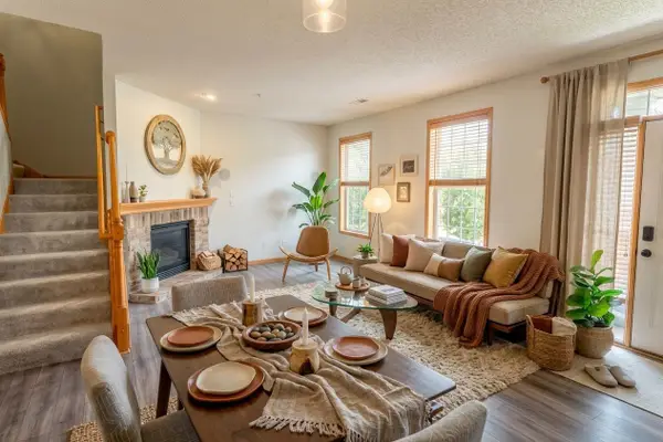 1586 Woodlynn Avenue #2, Maplewood, MN 55109
