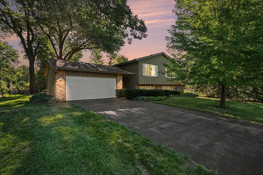 104 Sweetwater Drive, Apple Valley, MN 55124 - #2