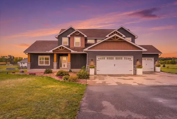 1042 144th Avenue, New Richmond, WI 54017