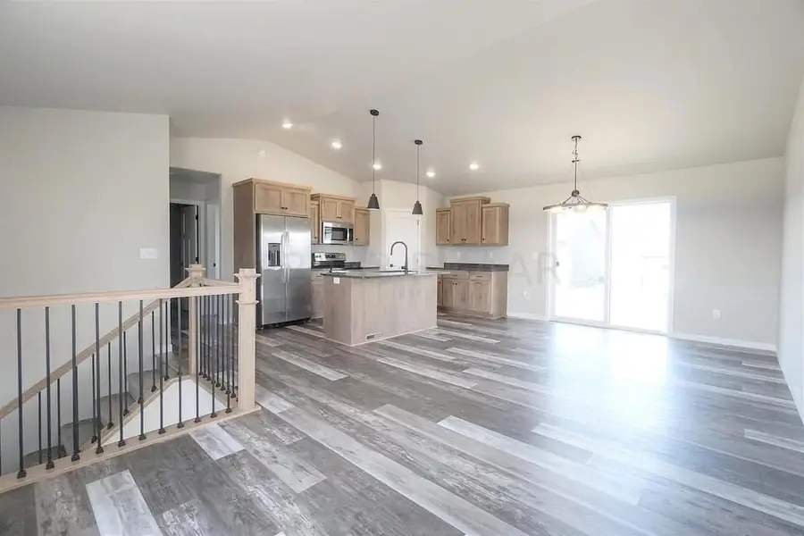 1637 10th Avenue S, Fargo, ND 58103 - #2