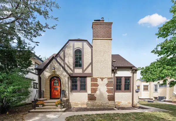 3028 E Minnehaha Parkway, Minneapolis, MN 55406