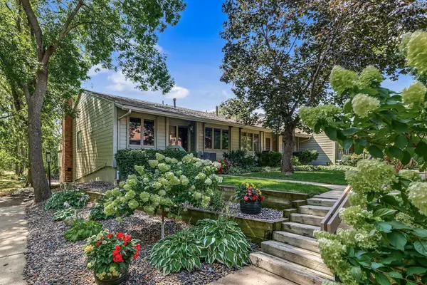10275 Scarborough Road, Bloomington, MN 55437