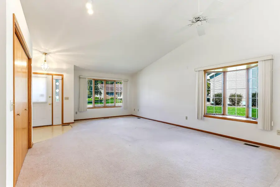 423 Tischler Avenue Se, Faribault, MN 55021 - #3