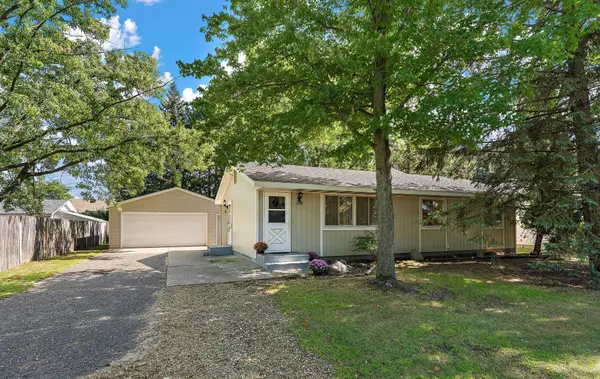 2986 Woodbridge Street, Roseville, MN 55113
