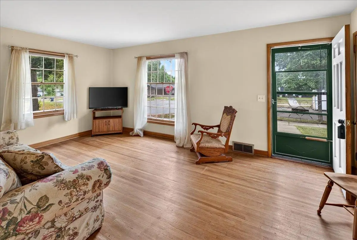 5900 Thomas Avenue S, Minneapolis, MN 55410 - #1