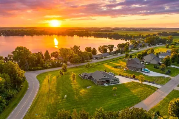 19135 Lake Volney Circle, Le Center, MN 56057