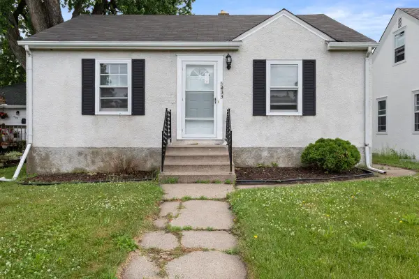 5433 30th Avenue S, Minneapolis, MN 55417