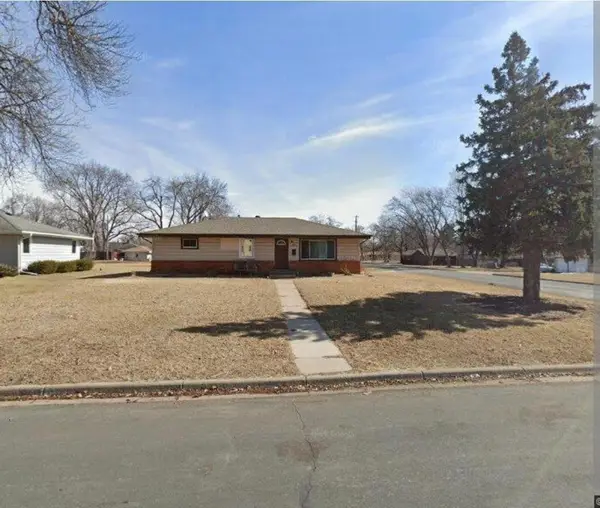 6800 Quail Avenue N, Brooklyn Center, MN 55429