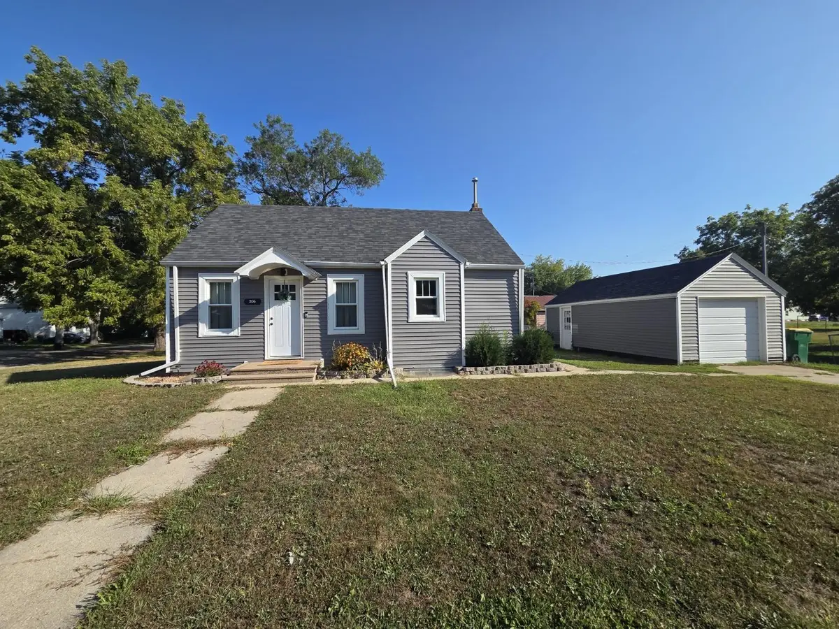 206 1st Street Ne, Lidgerwood, ND 58053 - #1