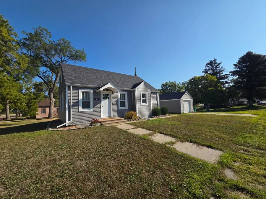 206 1st Street Ne, Lidgerwood, ND 58053 - #2