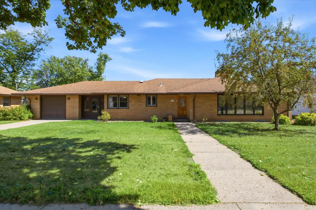 119 S Walnut Street, Belle Plaine, MN 56011 - #1