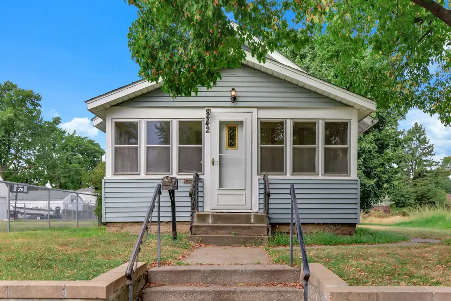 242 Park Street W, South Saint Paul, MN 55075 - #3