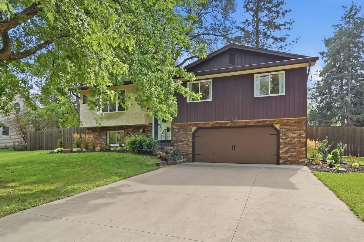 2262 Linwood Avenue E, Maplewood, MN 55119 - #1