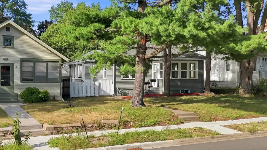 2211 Minnehaha Avenue E, Saint Paul, MN 55119 - #2