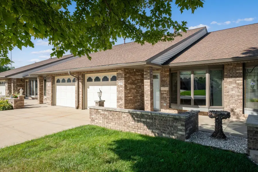 527 1st Avenue Se, Stewartville, MN 55976 - #3