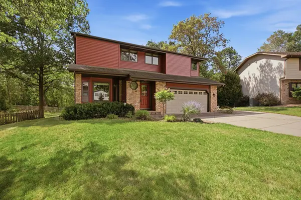 948 Waterford Drive W, Eagan, MN 55123
