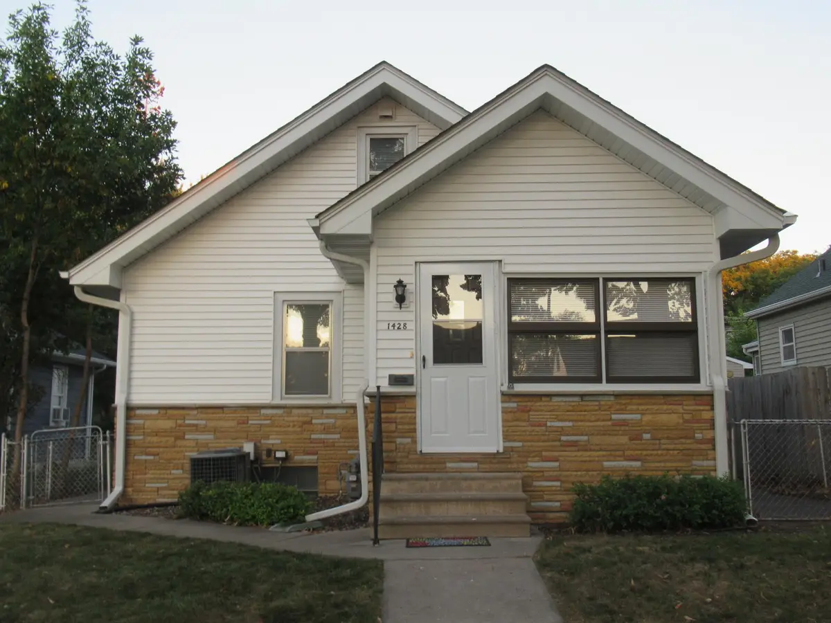 1428 Hazel Street N, Saint Paul, MN 55119 - #1