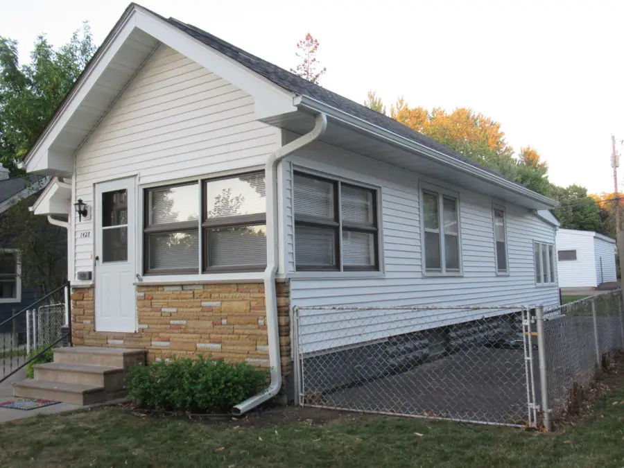 1428 Hazel Street N, Saint Paul, MN 55119 - #3