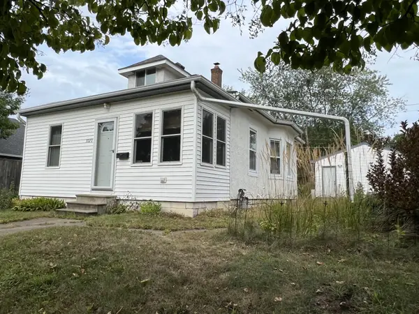 1020 Chatsworth Street N, Saint Paul, MN 55103