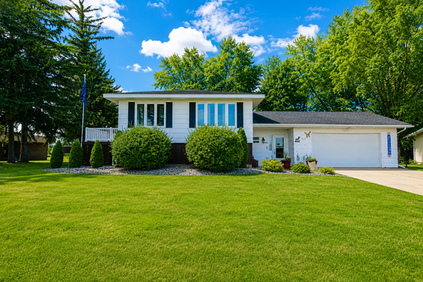 913 1st Avenue Se, Long Prairie, MN 56347
