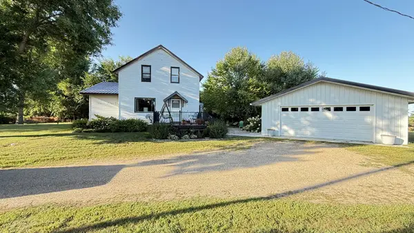 905 210th Avenue Sw, Appleton, MN 56208